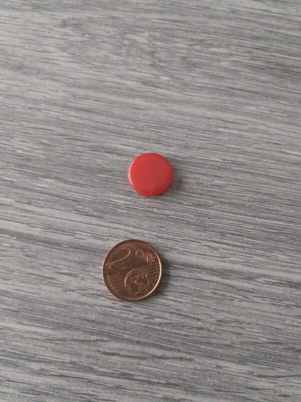 Rode platte ronde glaskraal met witte strepen (2)