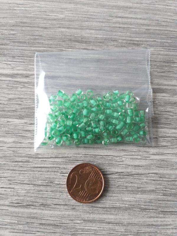 Kristal kleurige mix rocailles met groene opvulling - 10 gram 2