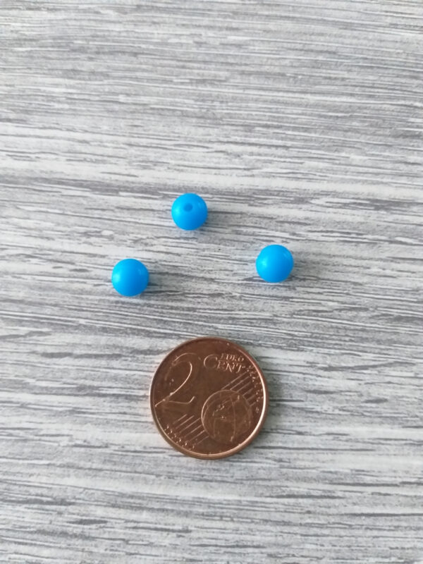 Blauwe ronde acryl kraal (6 mm) 2