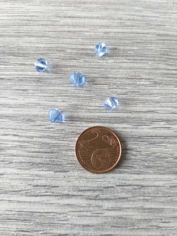Blauwe bicone glaskraal (6 mm) 2