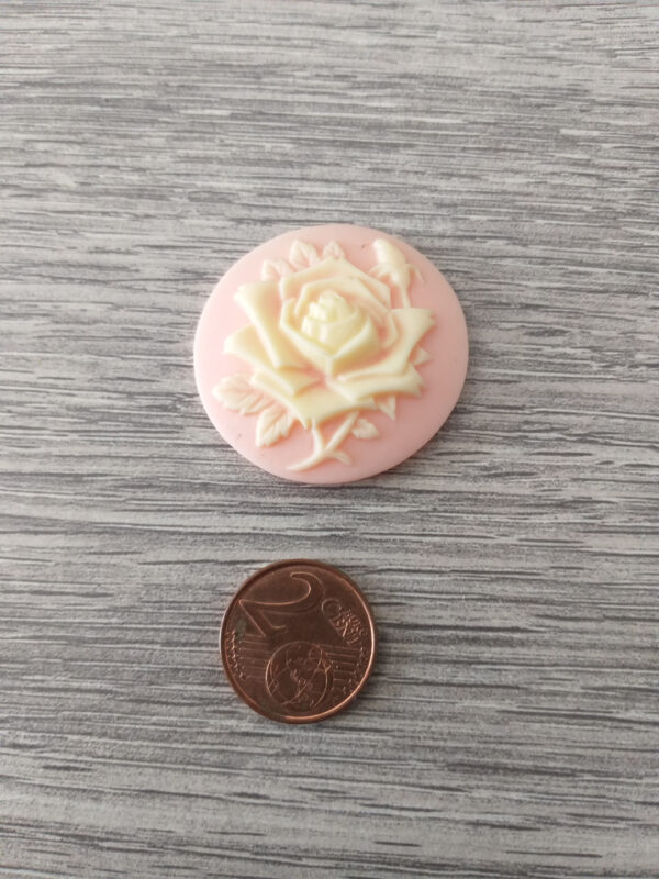 Roze/witte rond cabochon camee - roos 2