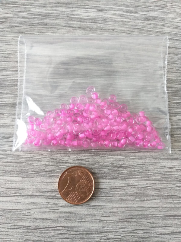 Kristal kleurige mix rocailles met roze opvulling - 10 gr 2