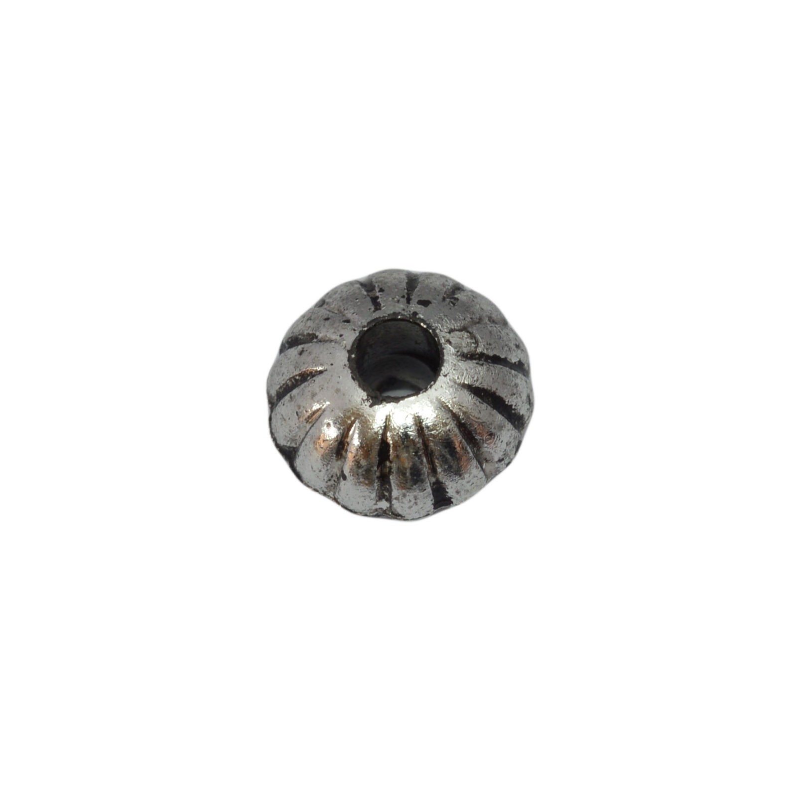 Zilverkleurige ronde kunststof kraal met strepen