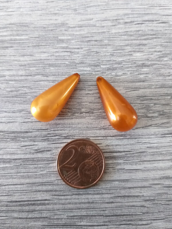 Oranje/bruine acryl kraal in de vorm van een druppel 2