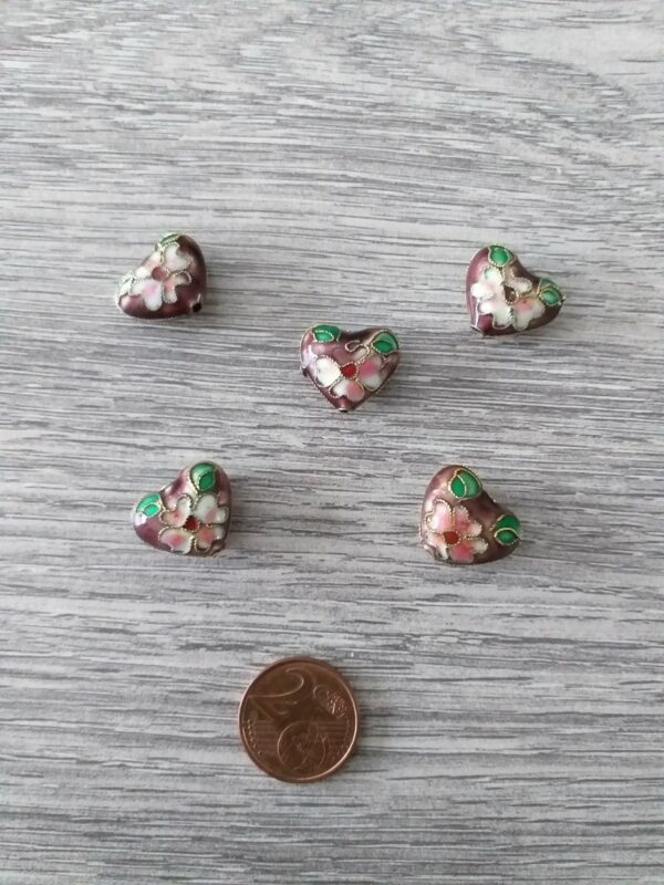 Donkerbruine/witte/roze/groene/rode & goudkleurige gepartitioneerde glaskraal met een bloem in de vorm van een hart 2