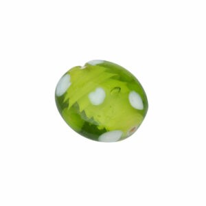Groene ronde platte glaskraal met witte stippen