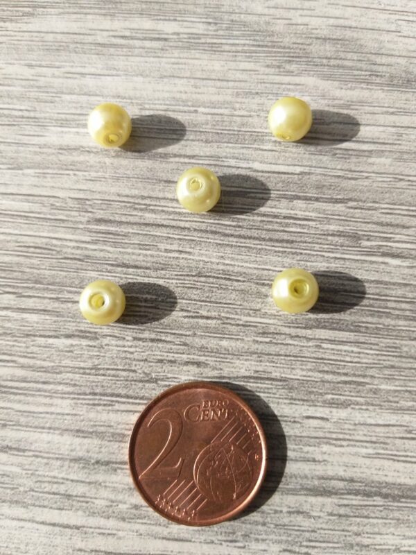 Gele ronde kunststof kraal (6 mm) 2