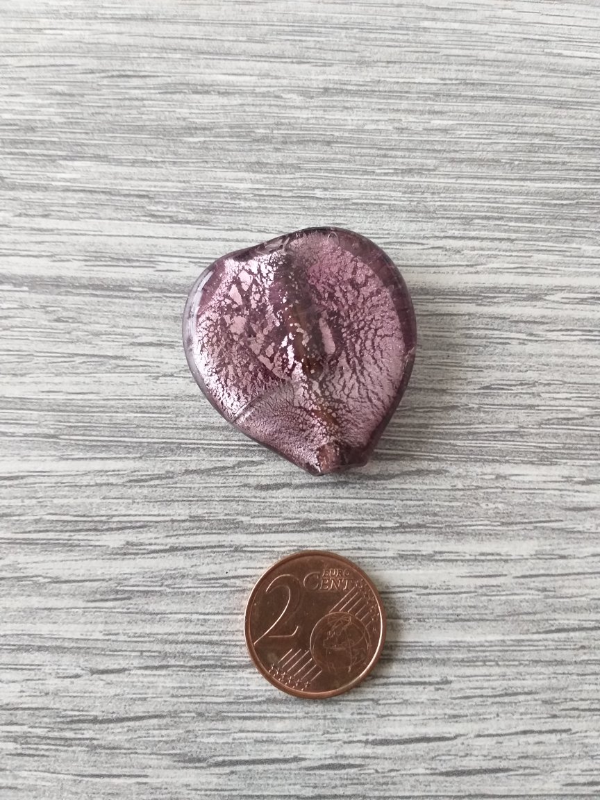 Paarse hartvormige folie glaskraal 2