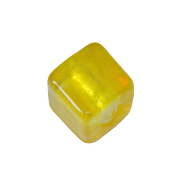 Gele kubusvormige folie glaskraal (minder doorzichtig)