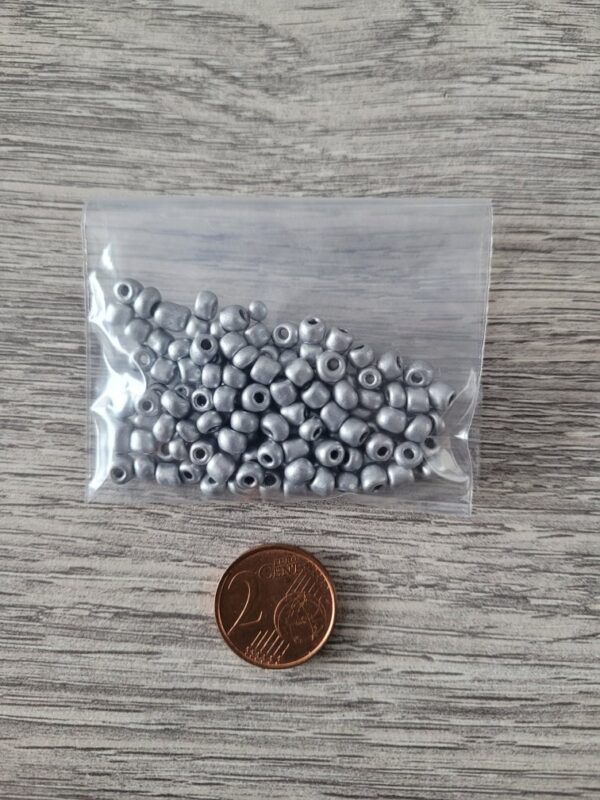 Zilverkleurige/lichtgrijze metallic rocailles 6/0 4 mm (glas) - 10 gr 2