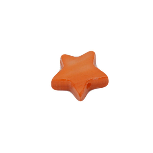 Oranje schelp kraal in de vorm van een ster