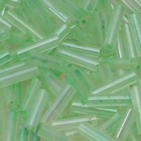 Lichtgroene bugle/buisje glas borduurkraal - 5 gr