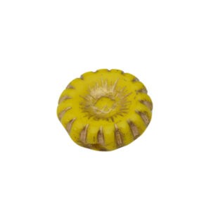 Gele/goudkleurige glaskraal in de vorm van een bloem