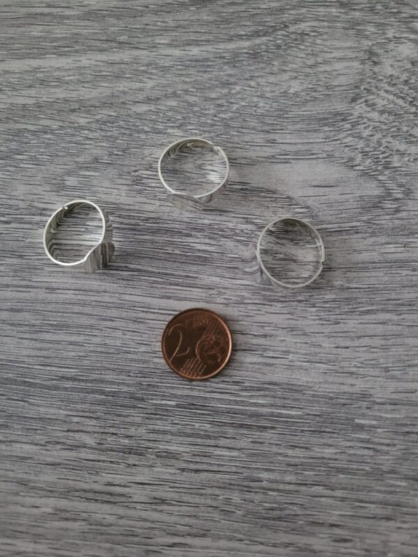 Zilverkleurige ring met glue pad (10 mm)