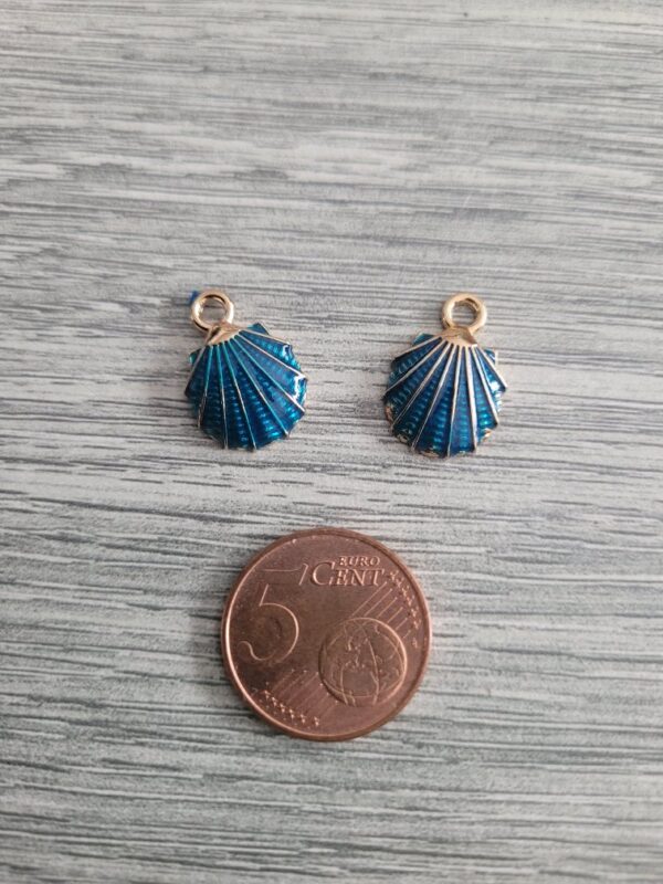Goudkleurige/blauwe bedel/hanger - schelp